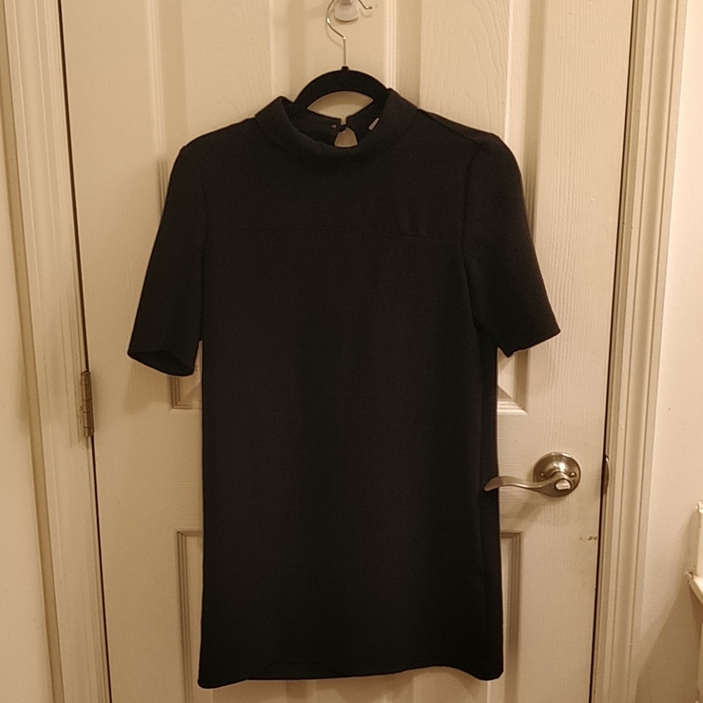 Black short sleeve collared shift dress